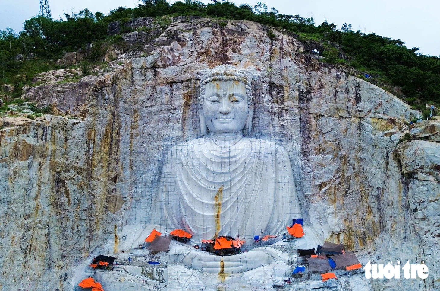 Du khách đã mắt ngắm nhiều tượng phật ‘khổng lồ’ ở xứ sở thần tiên An Giang - Ảnh 1.