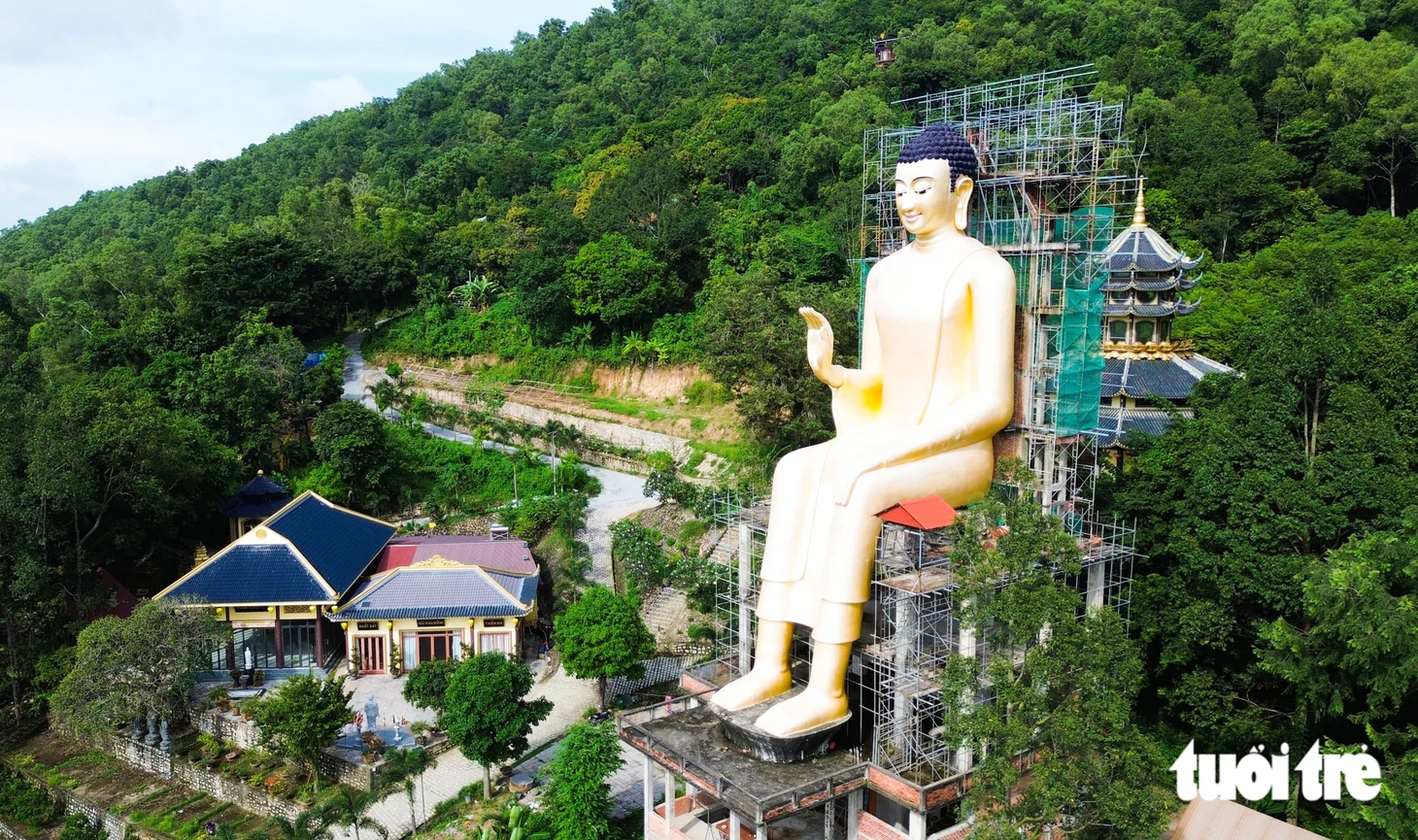 Du khách đã mắt ngắm nhiều tượng phật ‘khổng lồ’ ở xứ sở thần tiên An Giang - Ảnh 2.