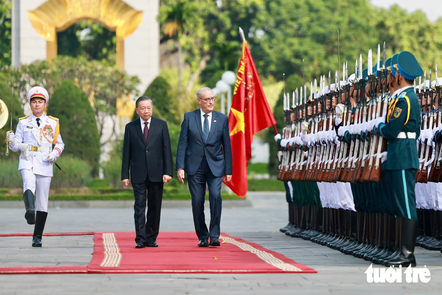 Tổng Bí thư, Chủ tịch nước Tô Lâm và Phu nhân đón Tổng thống Thụy Sĩ và Phu nhân - Ảnh 1.