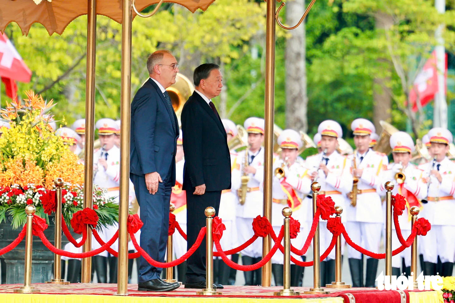 Tổng Bí thư, Chủ tịch nước Tô Lâm và Phu nhân đón Tổng thống Thụy Sĩ và Phu nhân - Ảnh 2.