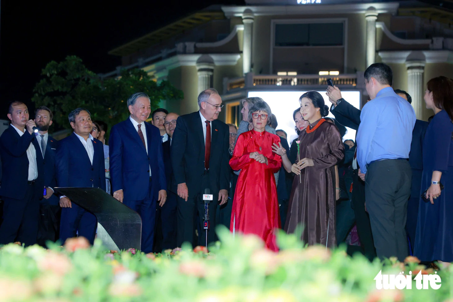 Tổng Bí thư, Chủ tịch nước Tô Lâm tặng tò he cho Tổng thống Thụy Sĩ - Ảnh 6.
