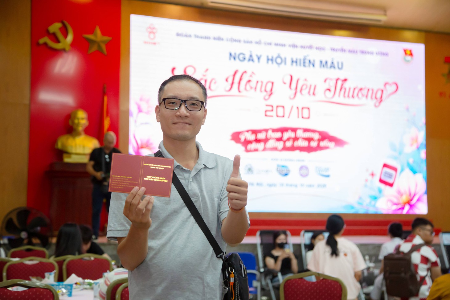 Từ cô bé 9 tuổi đến người đàn ông 42 tuổi cùng hiến tóc tặng bệnh nhân ung thư - Ảnh 7.
