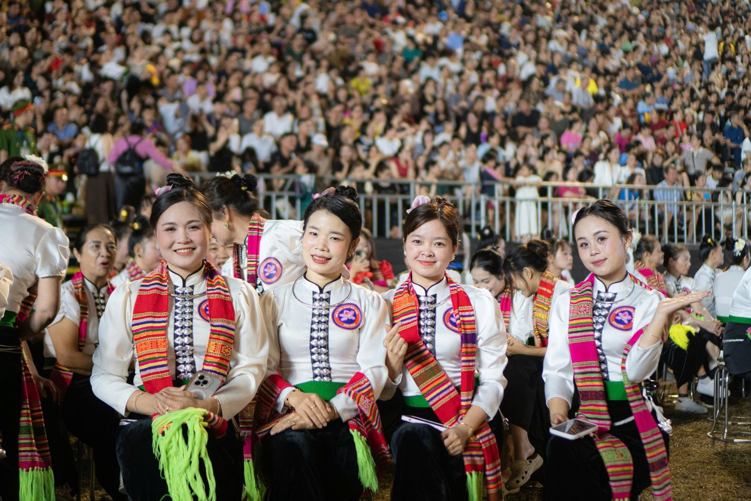 Đang có trend các địa phương 'rủ nhau' làm concert? - Ảnh 7.