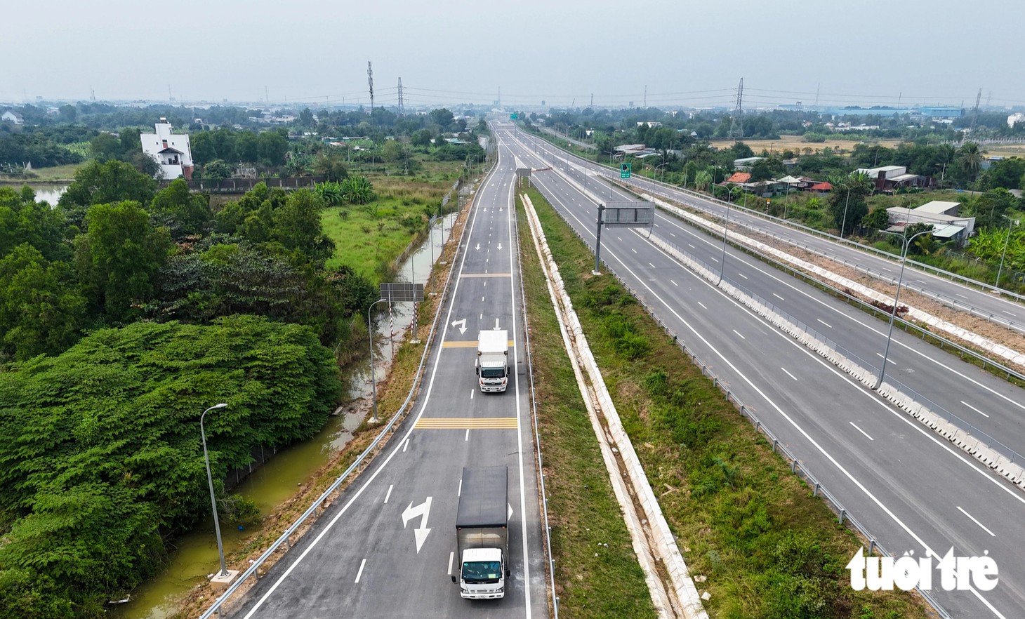 Nhìn lại cao tốc Bến Lức - Long Thành từ ngày hoang hoá đến con đường bon bon xe chạy - Ảnh 15.