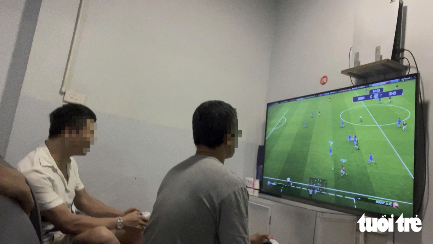 Quán game Hà Nội vẫn hoạt động rầm rộ sau 22h bất chấp lệnh đóng cửa - Ảnh 3.