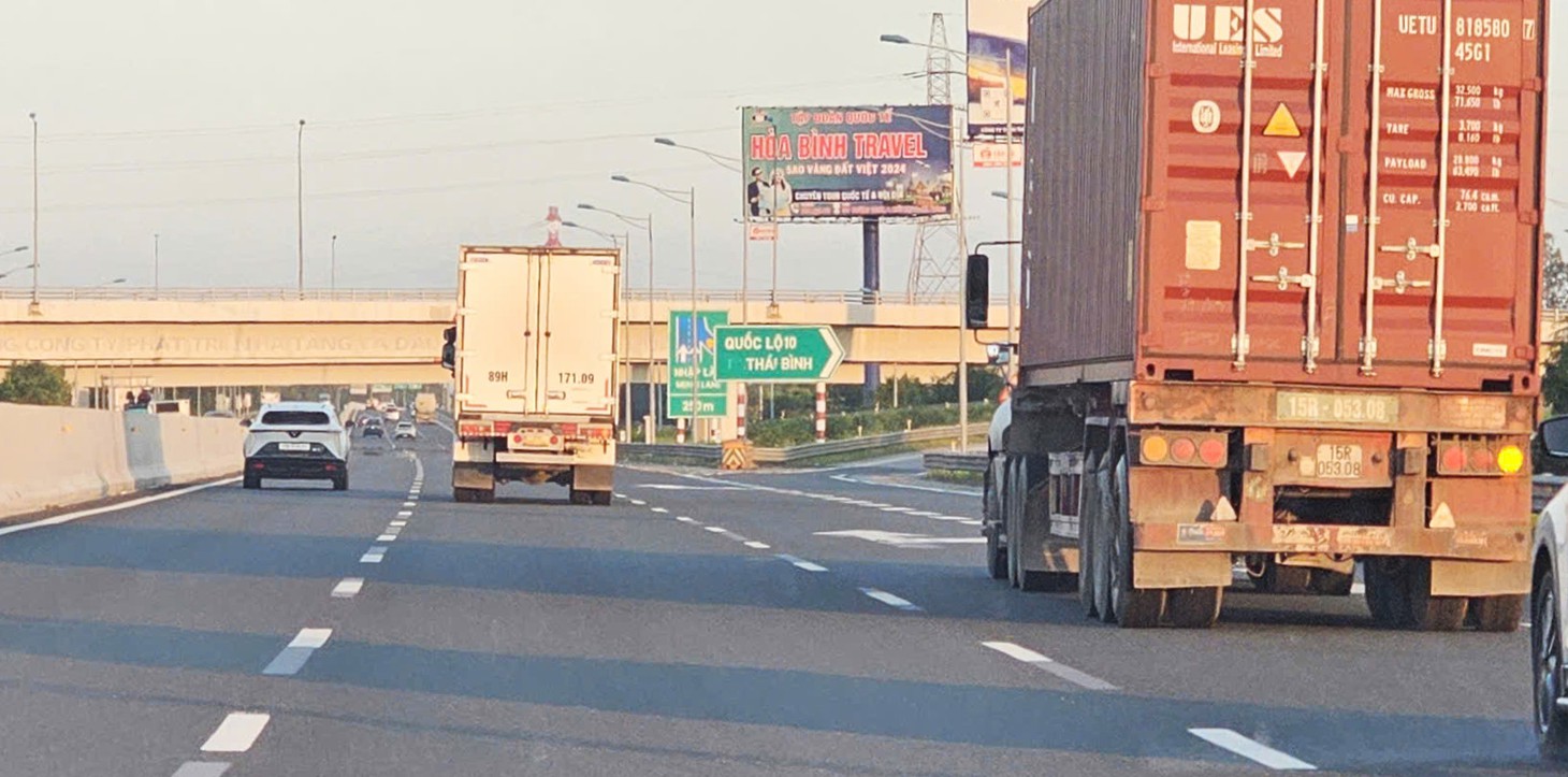 Điều gì khiến xe container ngại lên cao tốc Hà Nội - Hải Phòng năm 2026? - Ảnh 1.