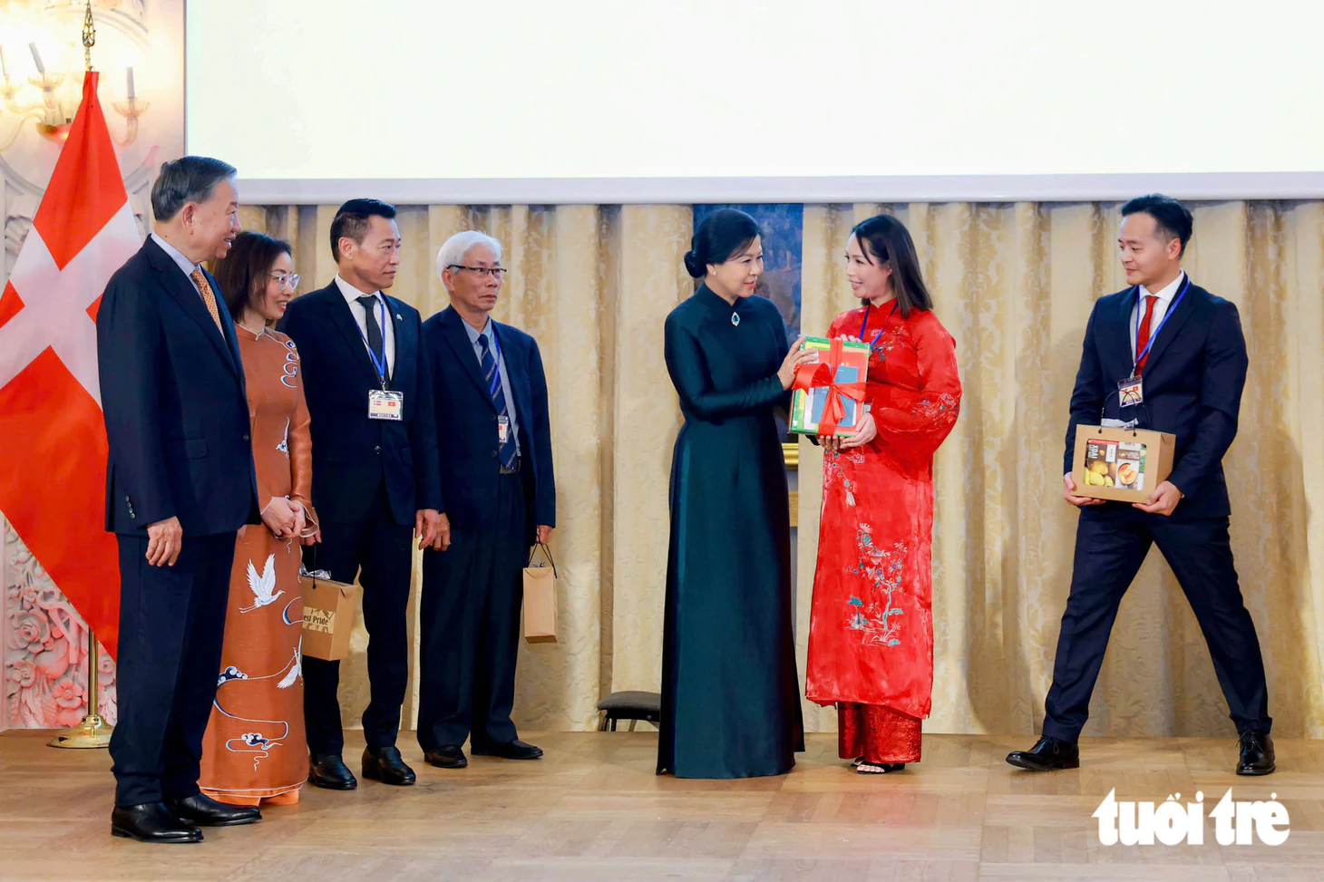 Tổng Bí thư, Chủ tịch nước Tô Lâm gặp kiều bào 3 nước châu Âu tại Đan Mạch - Ảnh 11.
