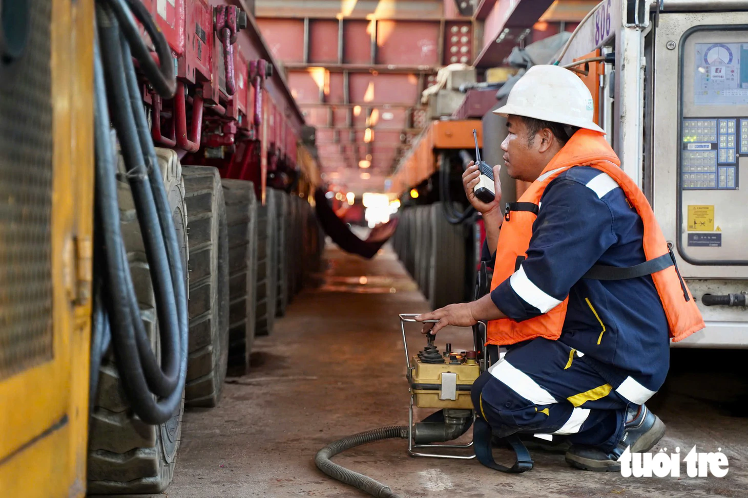 Sáng 21-10: Đã sẵn sàng hợp long cầu đi bộ qua sông Sài Gòn - Ảnh 10.
