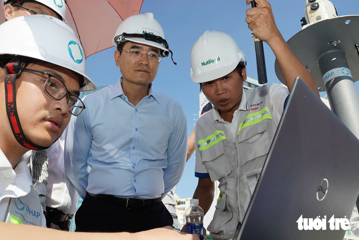 Đã chính thức hợp long cầu đi bộ qua sông Sài Gòn - Ảnh 3.