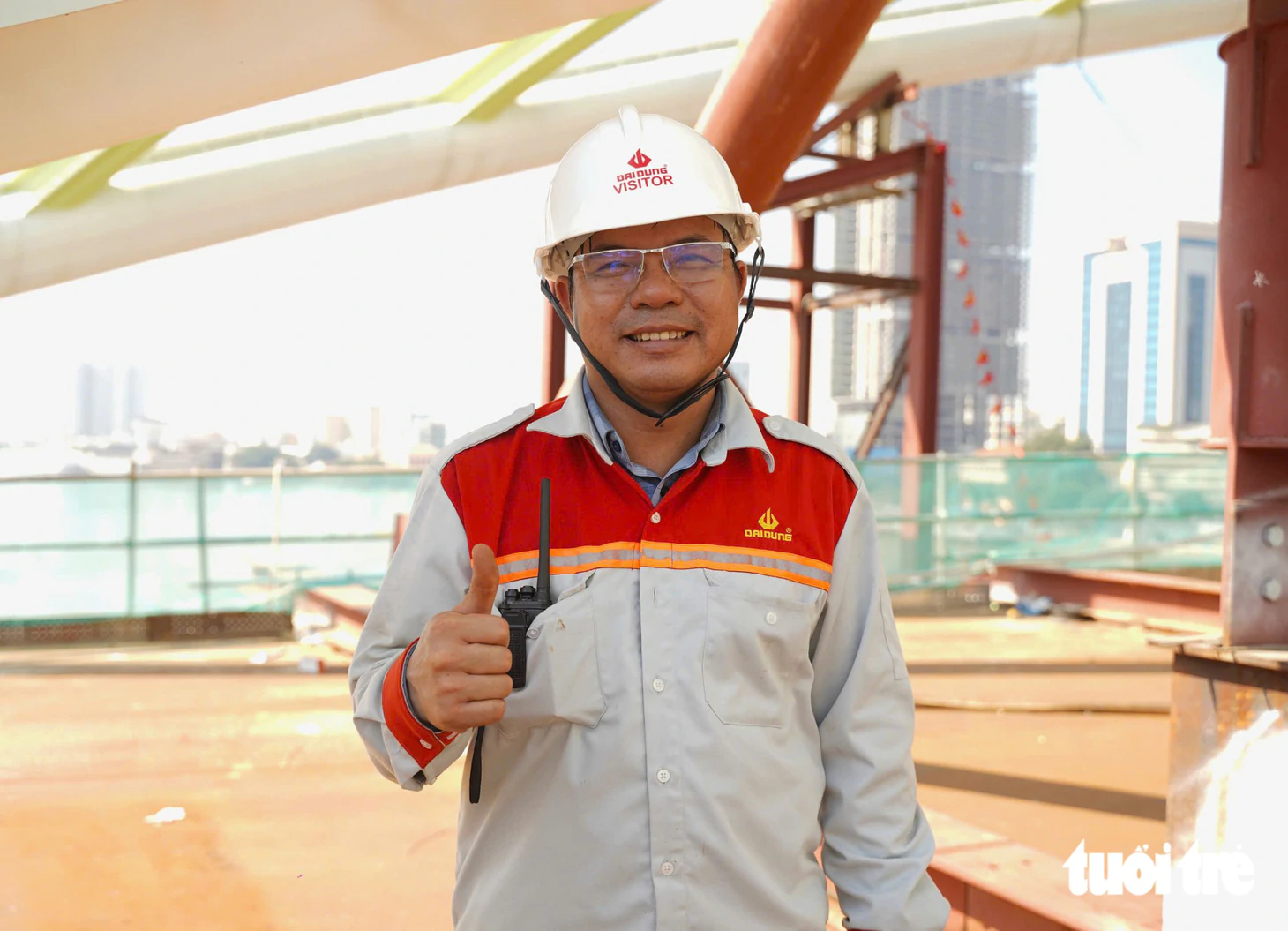 Đã chính thức hợp long cầu đi bộ qua sông Sài Gòn - Ảnh 3.