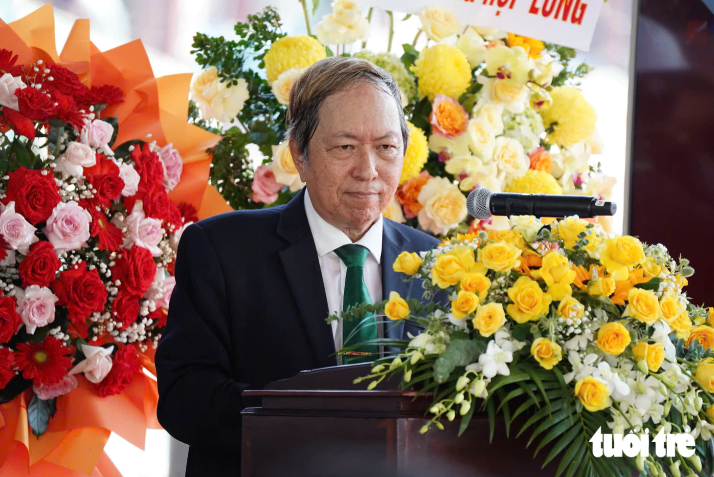 Đã chính thức hợp long cầu đi bộ qua sông Sài Gòn - Ảnh 4.