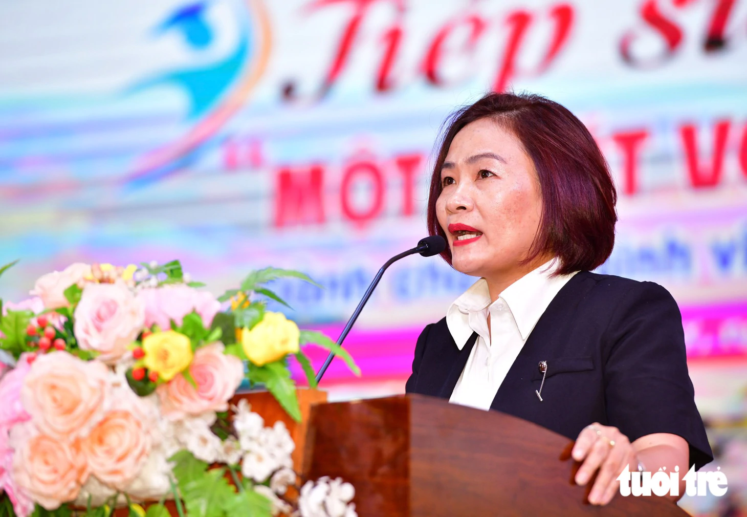 Bà nội nuôi bất ngờ xuất hiện trên sân khấu, trong ngày ‘đứa trẻ bị bỏ rơi ở cô nhi viện’ nhận học bổng - Ảnh 7.
