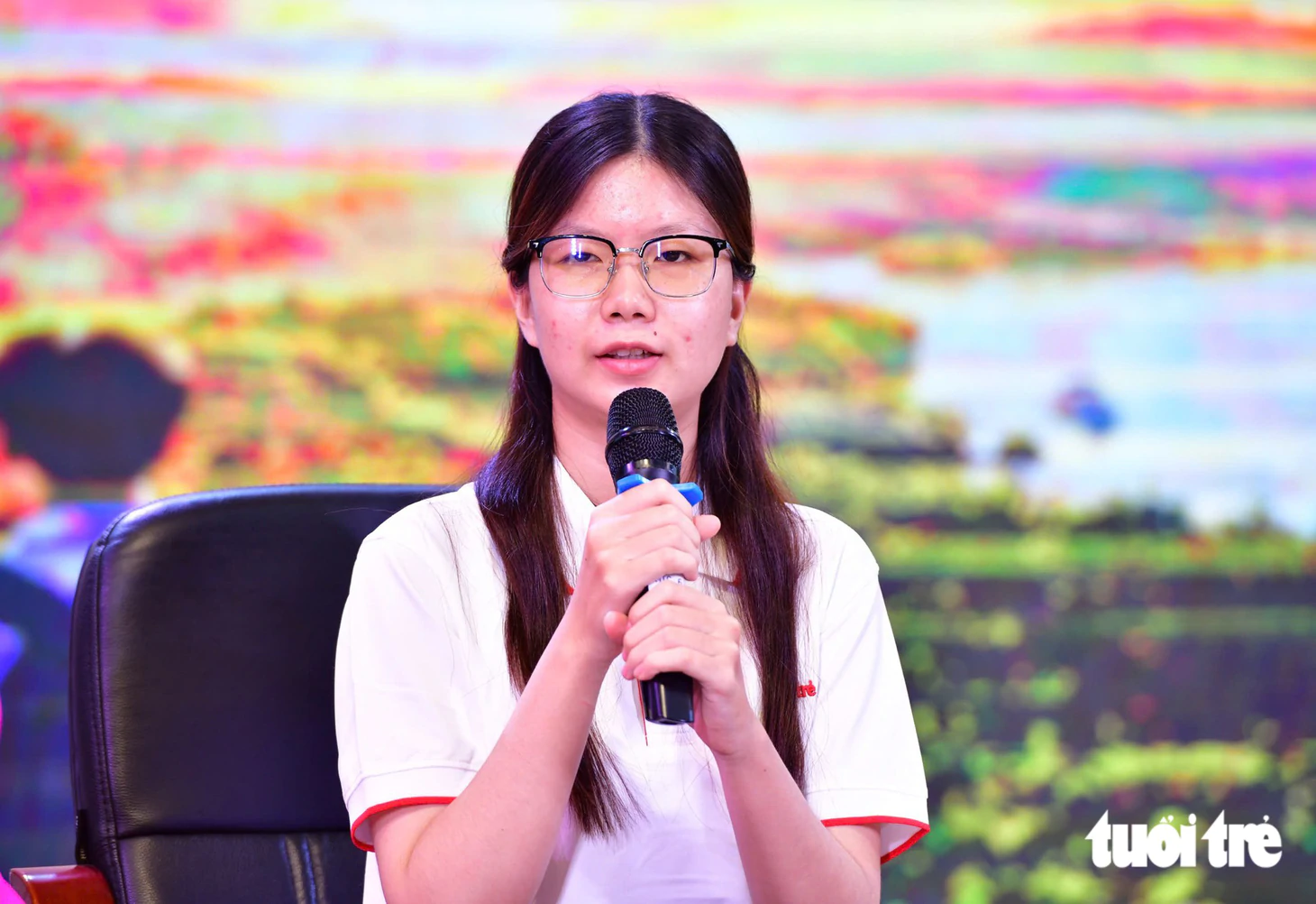 Cảm động câu chuyện tình người, nuôi nấng đứa trẻ cô nhi viện vào đại học: tặng 50 triệu cho cháu và 5 triệu cho bà - Ảnh 7.