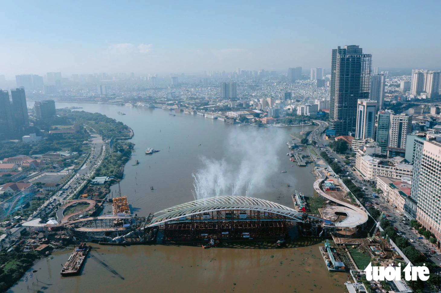 Hải trình 124km đưa "lá dừa nước thép" về hợp long cầu đi bộ qua sông Sài Gòn - Ảnh 42.