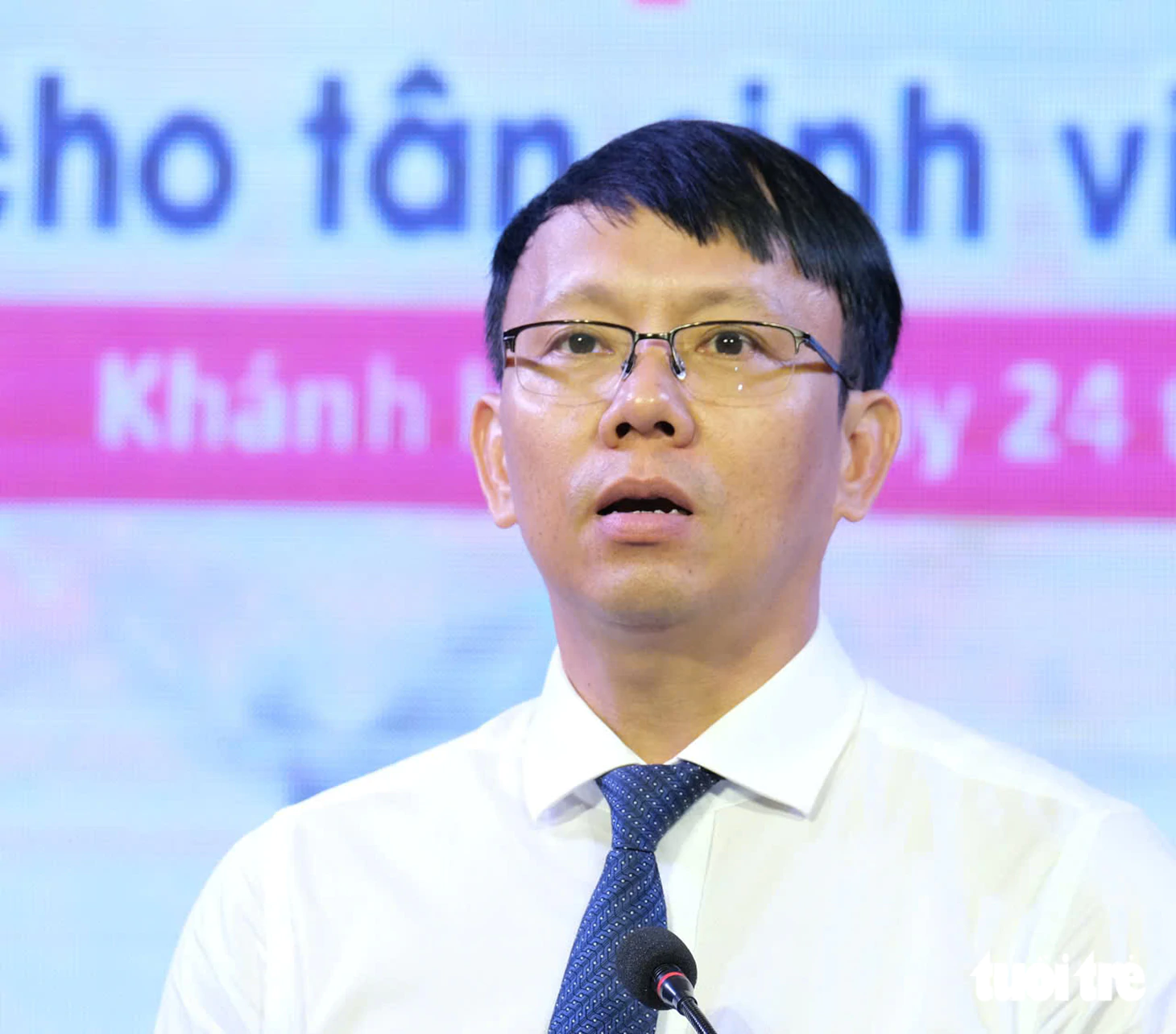 Nữ SV ĐH Nha Trang khóc òa khi mẹ lên sân khấu: ‘Cứ tưởng giờ này mẹ đi bán vé số, thương mẹ nhiều!’ - Ảnh 12.