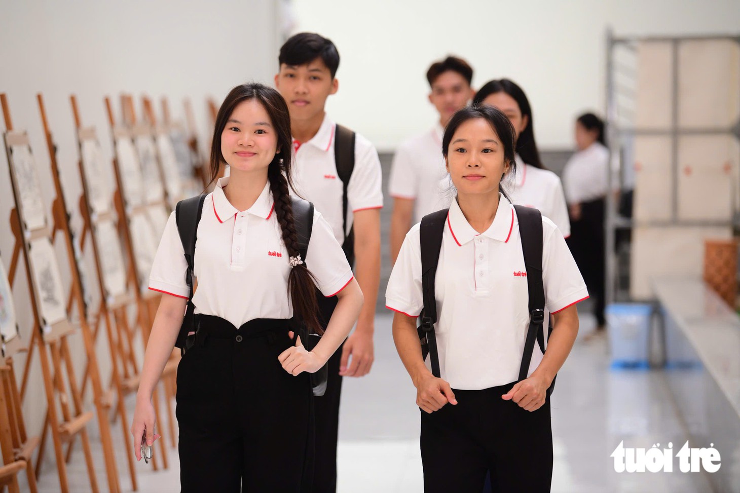 Nữ SV đi học hay ăn mì gói: 10 triệu học phí ba tôi phải vay, nhận học bổng cả nhà mừng vì trả được nợ - Ảnh 1.