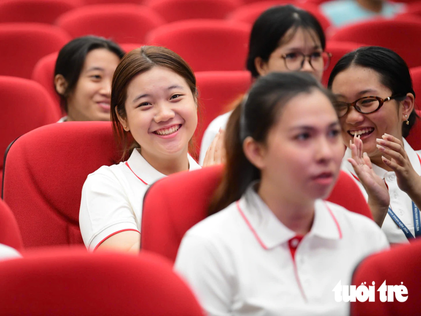 Nữ SV đi học hay ăn mì gói: 10 triệu học phí ba tôi phải vay, nhận học bổng cả nhà mừng vì trả được nợ - Ảnh 6.
