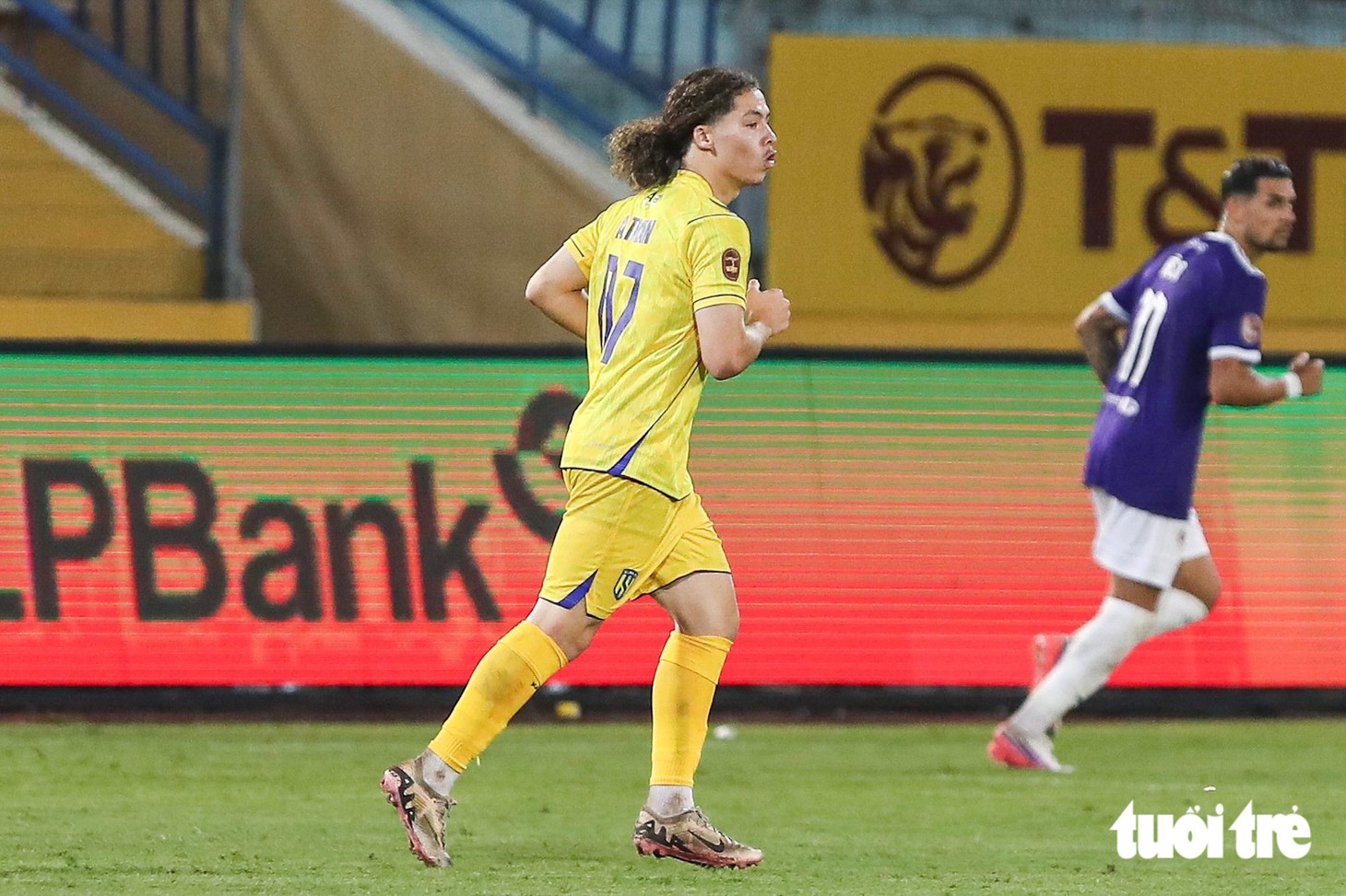 Sông Lam Nghệ An gây 'bão' ở V-League 2026 - 2027 - Ảnh 2.