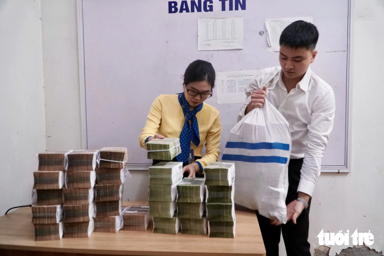 Có hộ dân nhân 34 tỉ đền bù dự án quốc lộ 1, máy đếm tiền chạy hết công suất  - Ảnh 6.