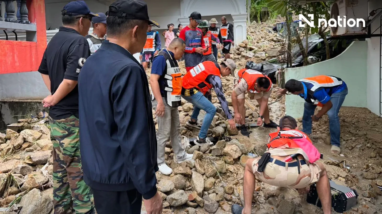 Thiên đường du lịch Phuket tan hoang sau lũ quét - Ảnh 2.