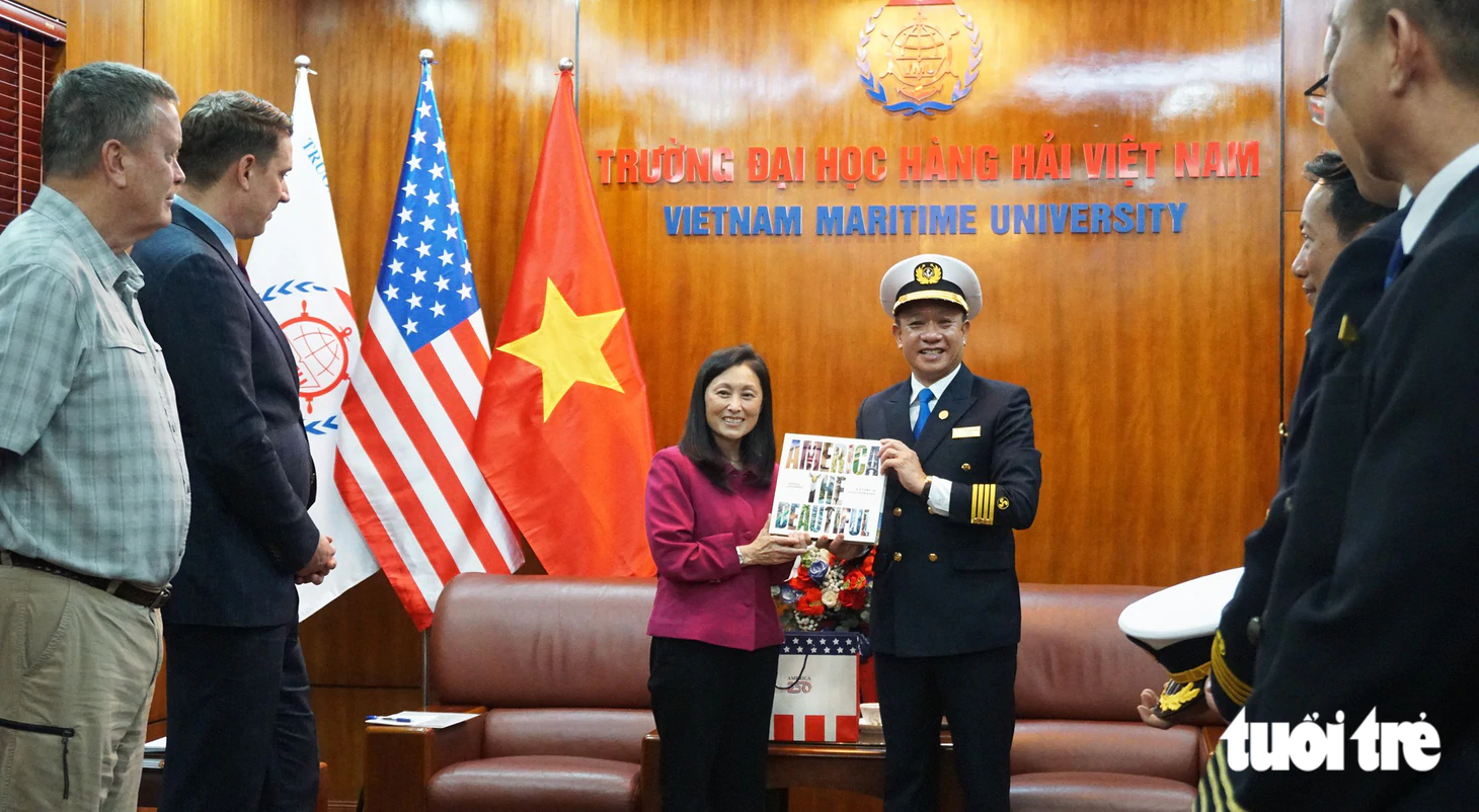 Đại sứ Mỹ thăm, thúc đẩy hợp tác với Trường Đại học Hàng hải Việt Nam - Ảnh 3.