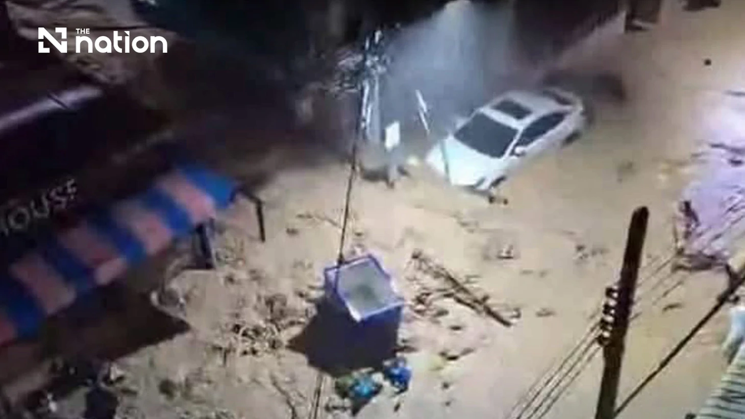 Thiên đường du lịch Phuket tan hoang sau lũ quét - Ảnh 3.