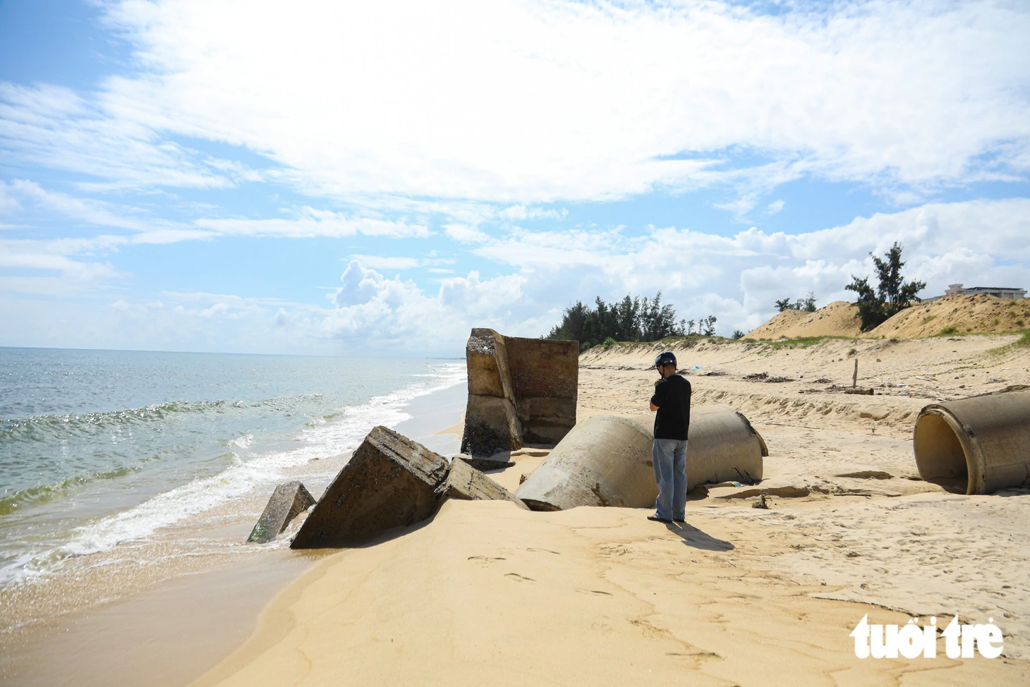Bãi biển du lịch nổi tiếng Nhật Lệ và Bảo Ninh bị xâm thực, sạt lở - Ảnh 4.