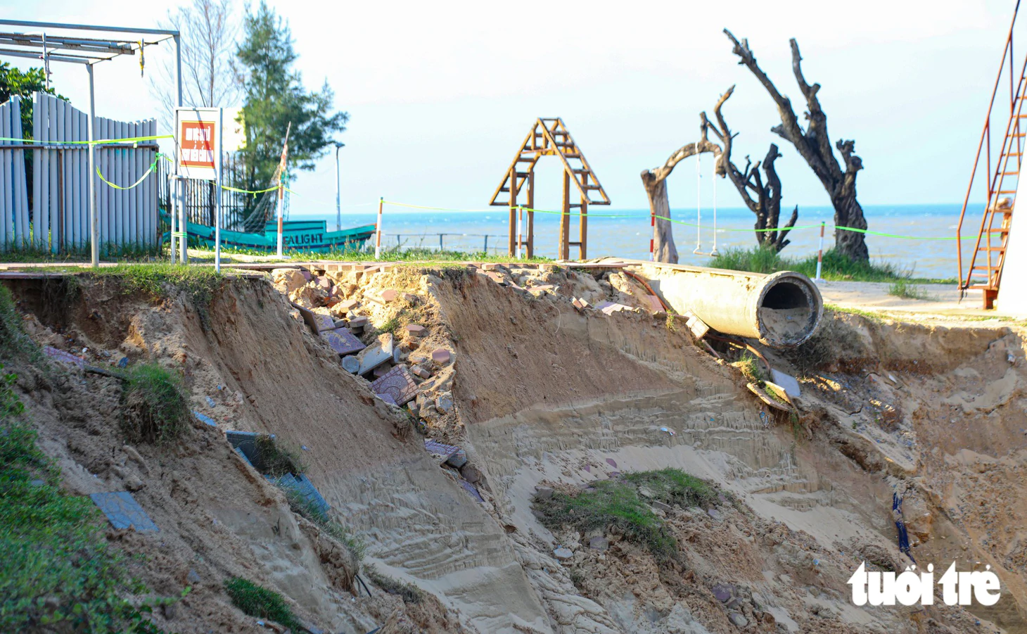 Bãi biển du lịch nổi tiếng Nhật Lệ và Bảo Ninh bị xâm thực, sạt lở - Ảnh 5.
