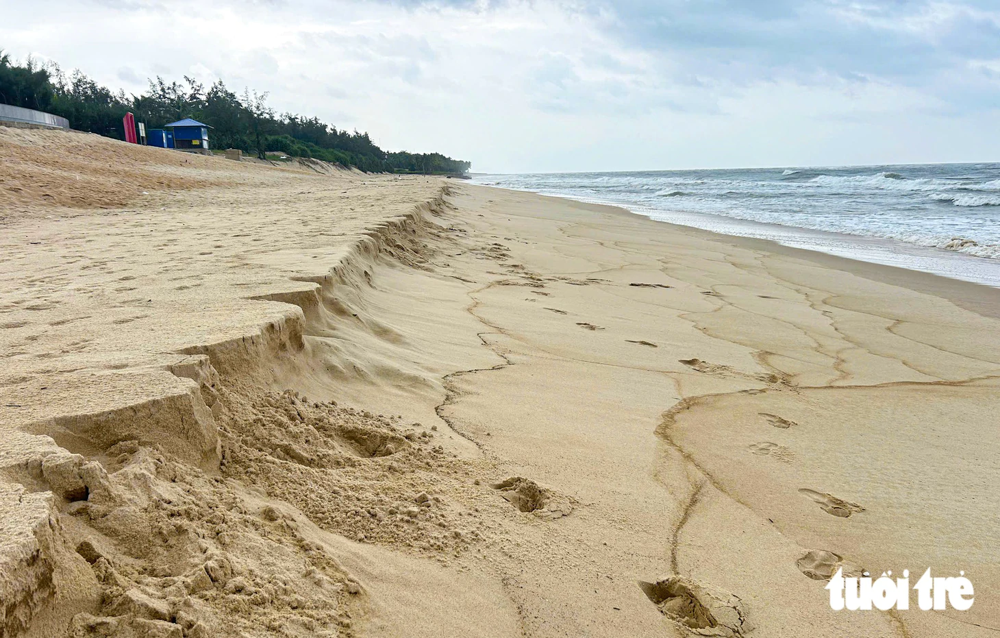 Bãi biển du lịch nổi tiếng Nhật Lệ và Bảo Ninh bị xâm thực, sạt lở - Ảnh 6.