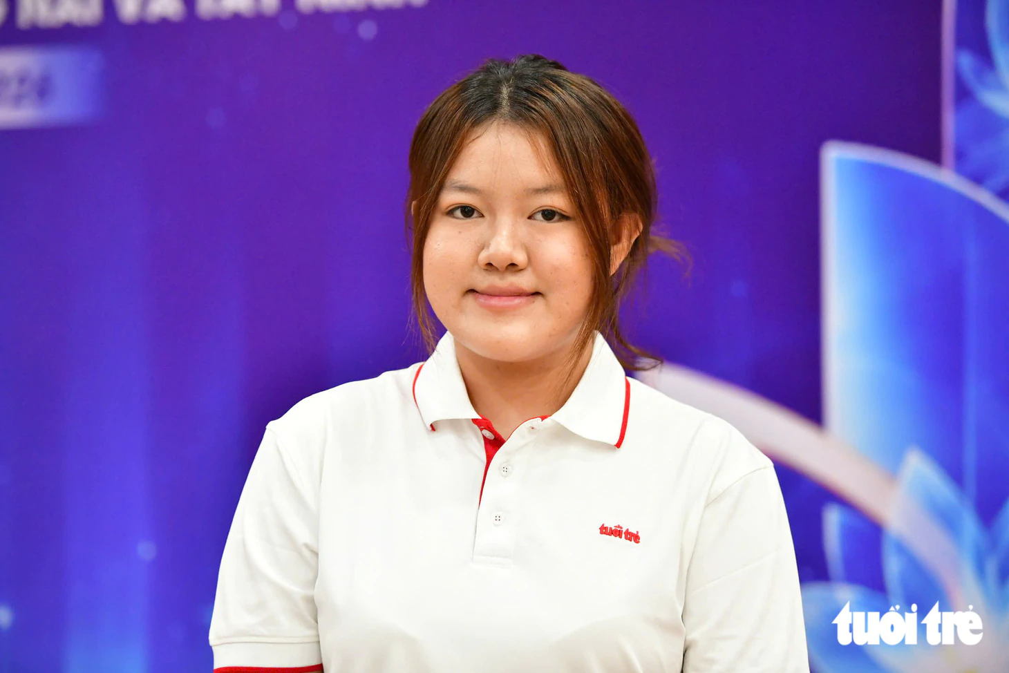 Tặng 50 triệu, miễn học phí 4 năm cho nữ SV làm thêm chăm mẹ: 'Mẹ ung thư nhưng không phải là gánh nặng' - Ảnh 12.