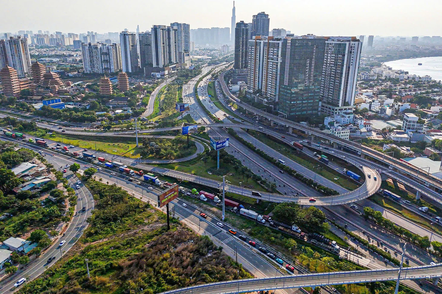 Từ nghị quyết đến lô trái phiếu đầu tiên: TP.HCM mở cửa đón vốn dài hạn cho hạ tầng - Ảnh 3.