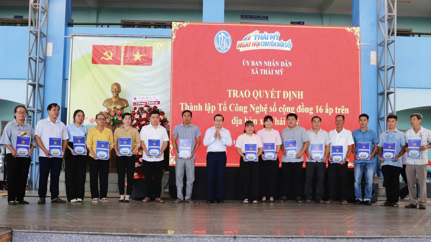 Thái Mỹ ra mắt mô hình học sinh hướng dẫn phụ huynh sử dụng kỹ năng số - Ảnh 1.