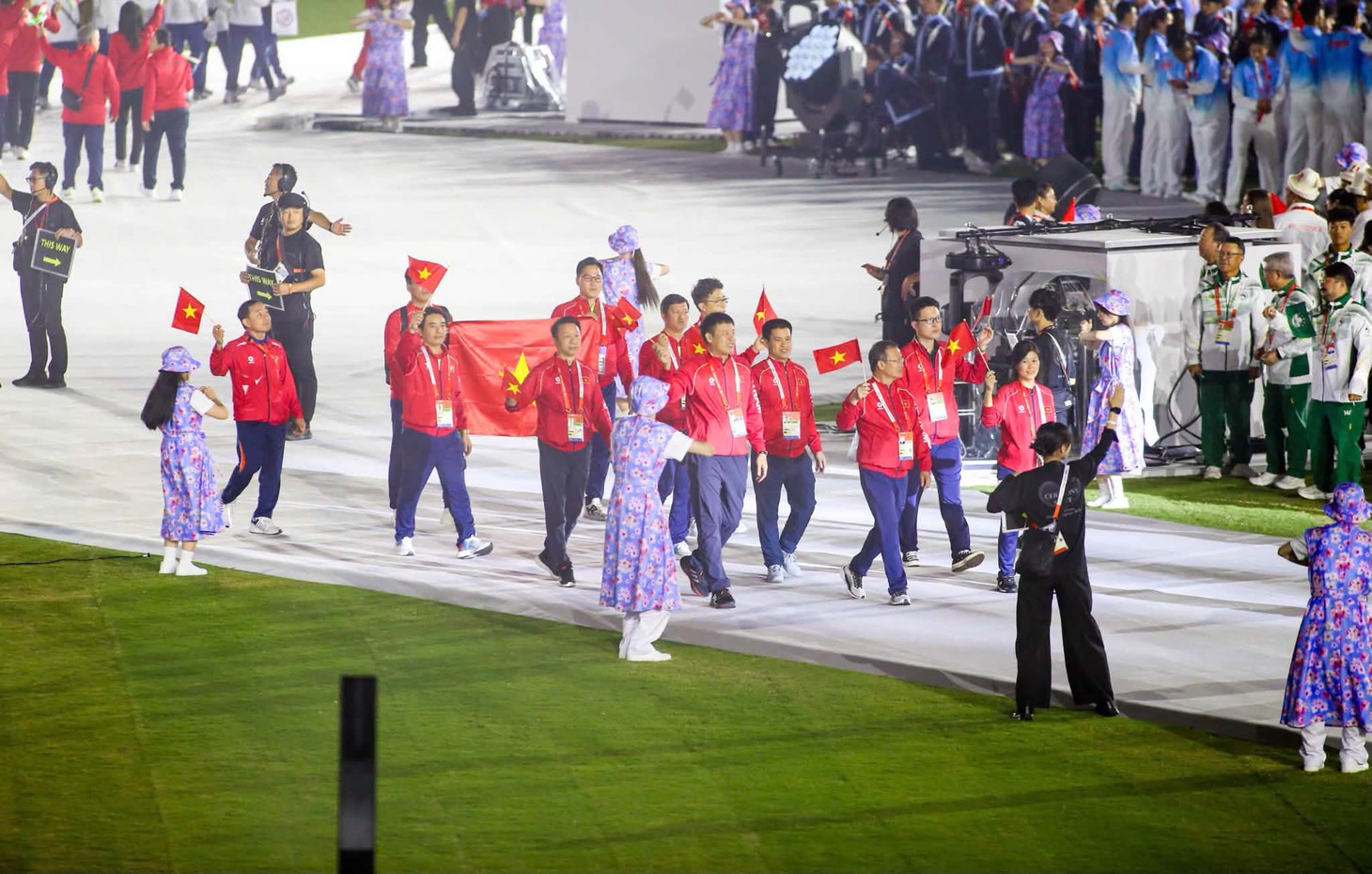 Chùm ảnh bế mạc Asiad 20: Ngắn gọn nhưng đầy màu sắc - Ảnh 6.