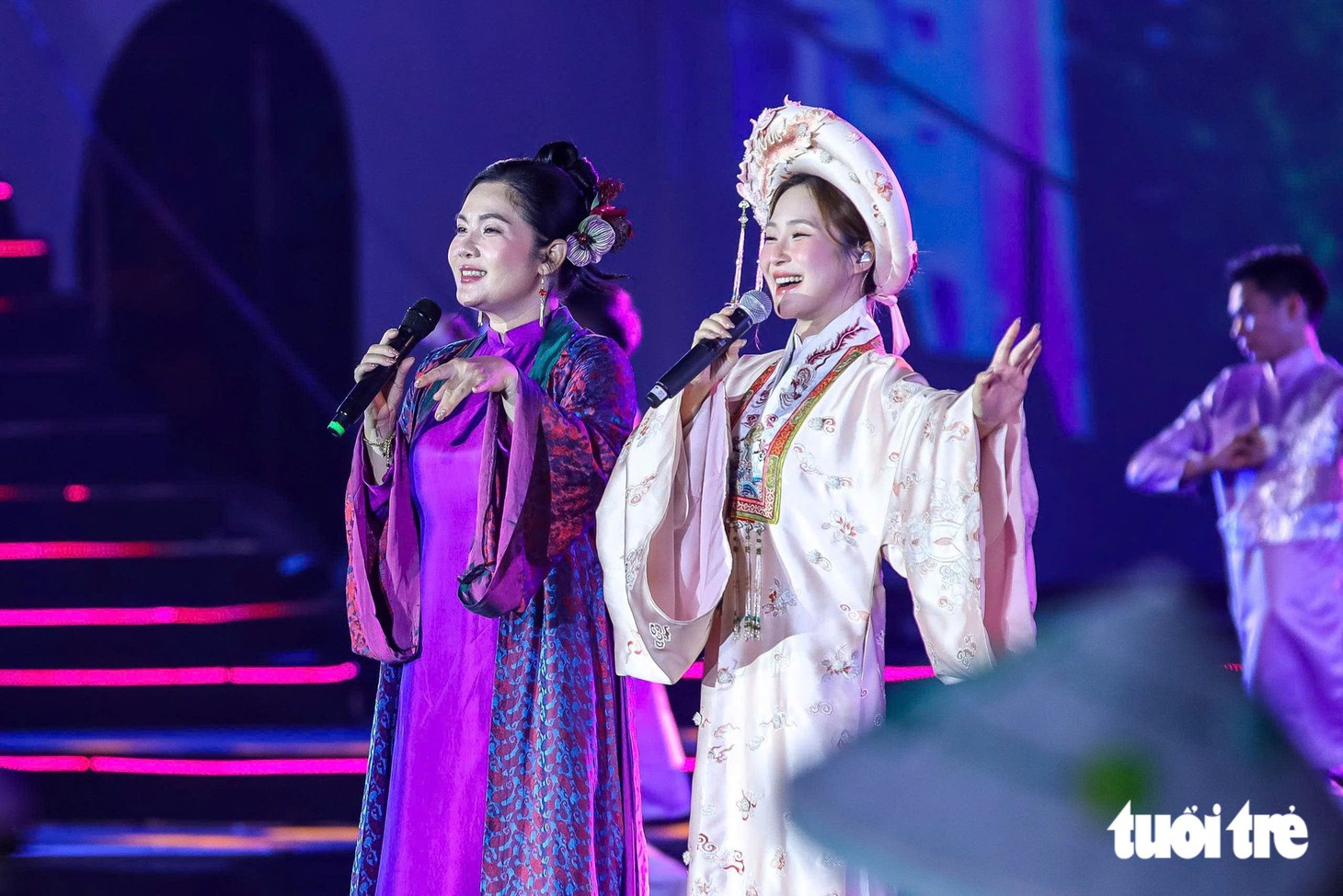 Ca nương Kiều Anh, Hương Tràm, Quế Trân, Võ Minh Lâm, UPRIZE khép lại Lễ hội Văn hóa thế giới tại Hà Nội - Ảnh 3.