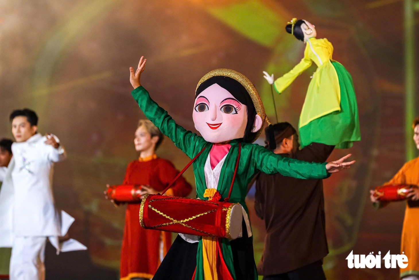 Ca nương Kiều Anh, Hương Tràm, Quế Trân, Võ Minh Lâm, UPRIZE khép lại Lễ hội Văn hóa thế giới tại Hà Nội - Ảnh 9.