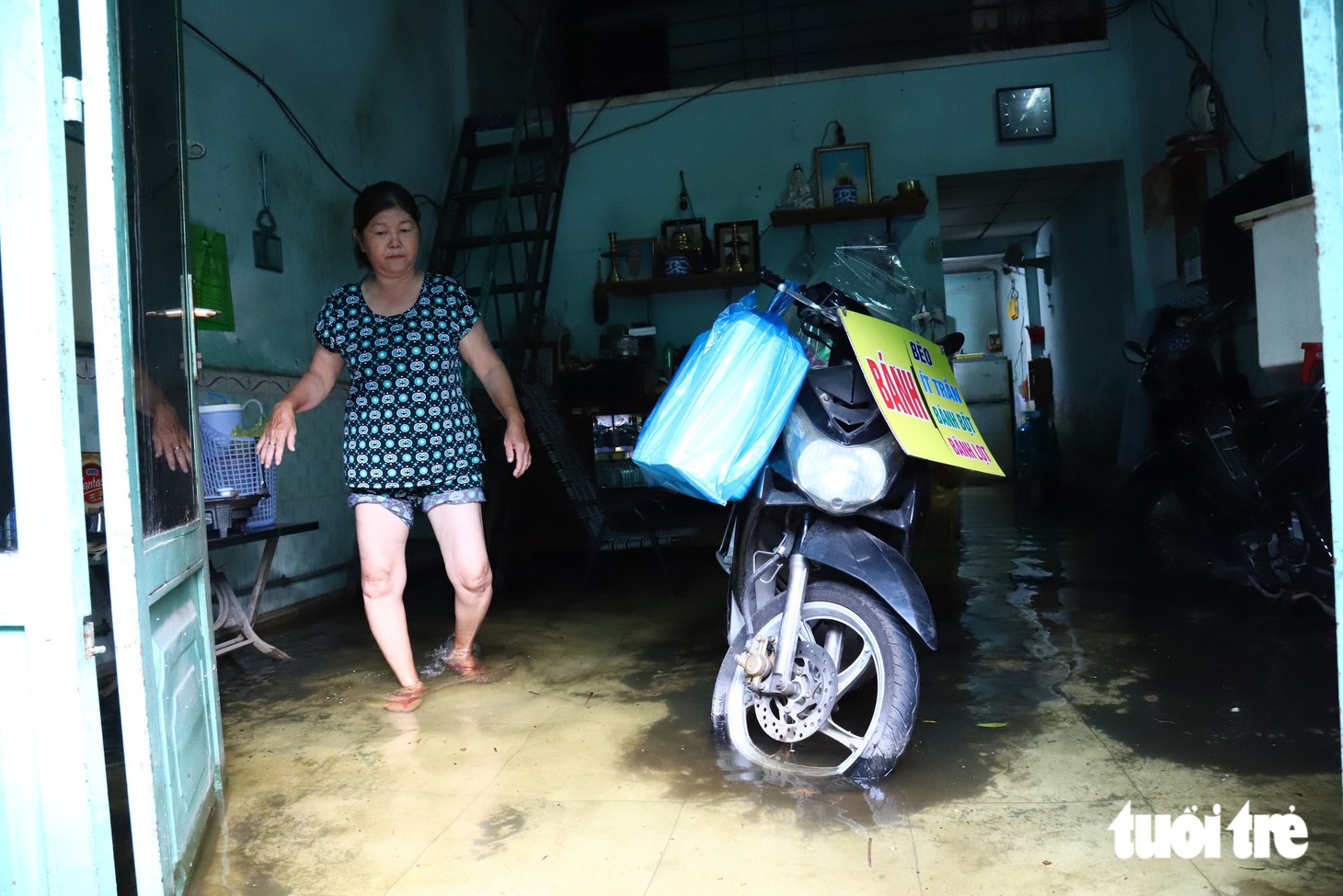 Xã Tân Vĩnh Lộc phản hồi về việc nước ngập cả tuần ở nhiều hẻm đường Công Nghệ Mới - Ảnh 1.