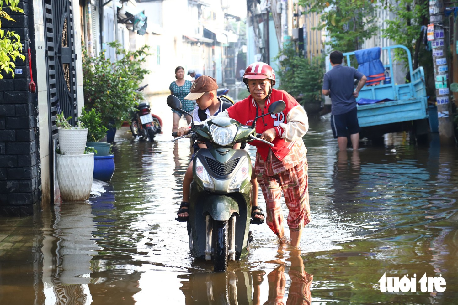 Xã Tân Vĩnh Lộc phản hồi về việc nước ngập cả tuần ở nhiều hẻm đường Công Nghệ Mới - Ảnh 7.