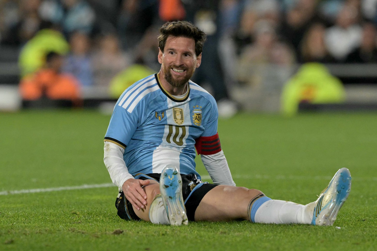 Chùm ảnh: Vũ điệu cuối cùng của Messi ở tuyển Argentina - Ảnh 10.