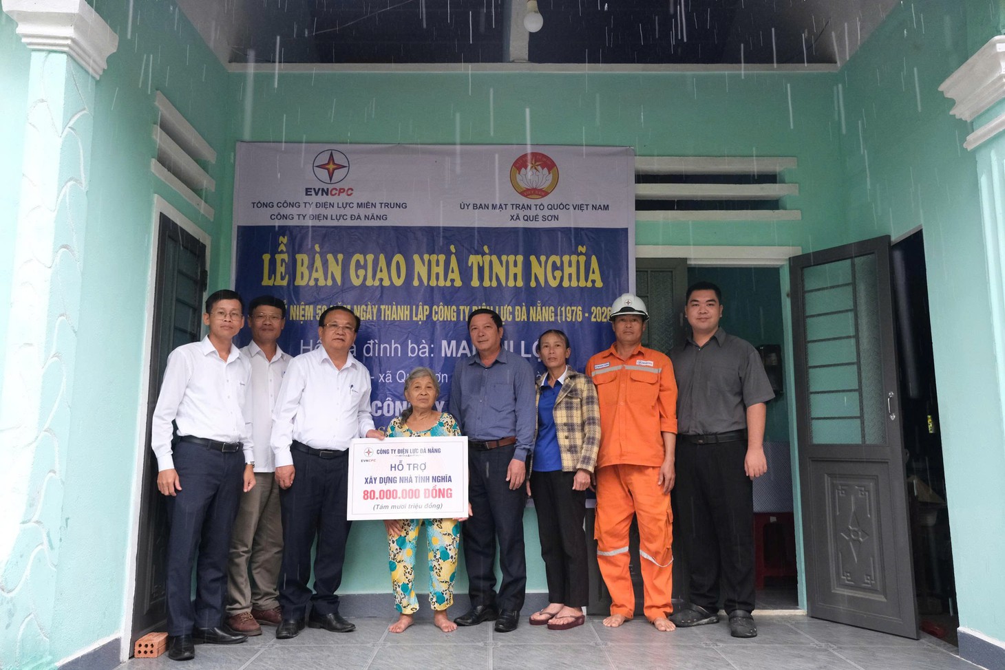 Công ty Điện lực Đà Nẵng bàn giao nhà tình nghĩa  - Ảnh 3.