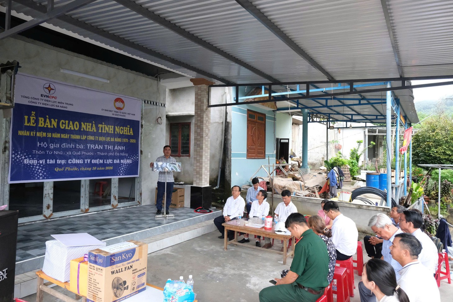 Công ty Điện lực Đà Nẵng bàn giao nhà tình nghĩa  - Ảnh 4.