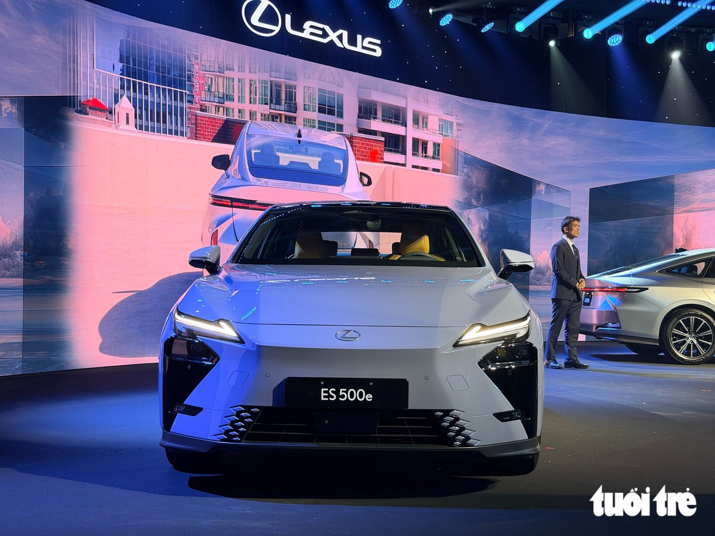 Lexus ES 2026 ra mắt Việt Nam: Giá từ 2,34 tỉ, lần đầu xuất hiện bản điện, có công nghệ lần đầu áp dụng - Ảnh 12.