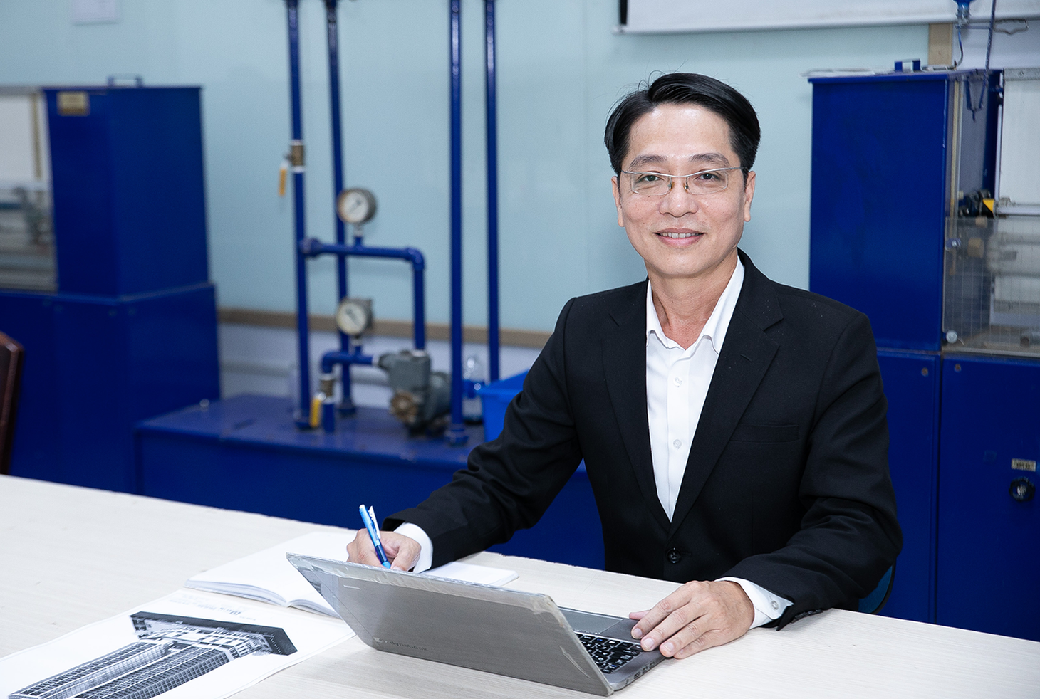 Người đồng hành cùng sinh viên Duy Tân vô địch thiết kế nhà chống động đất - Ảnh 2.