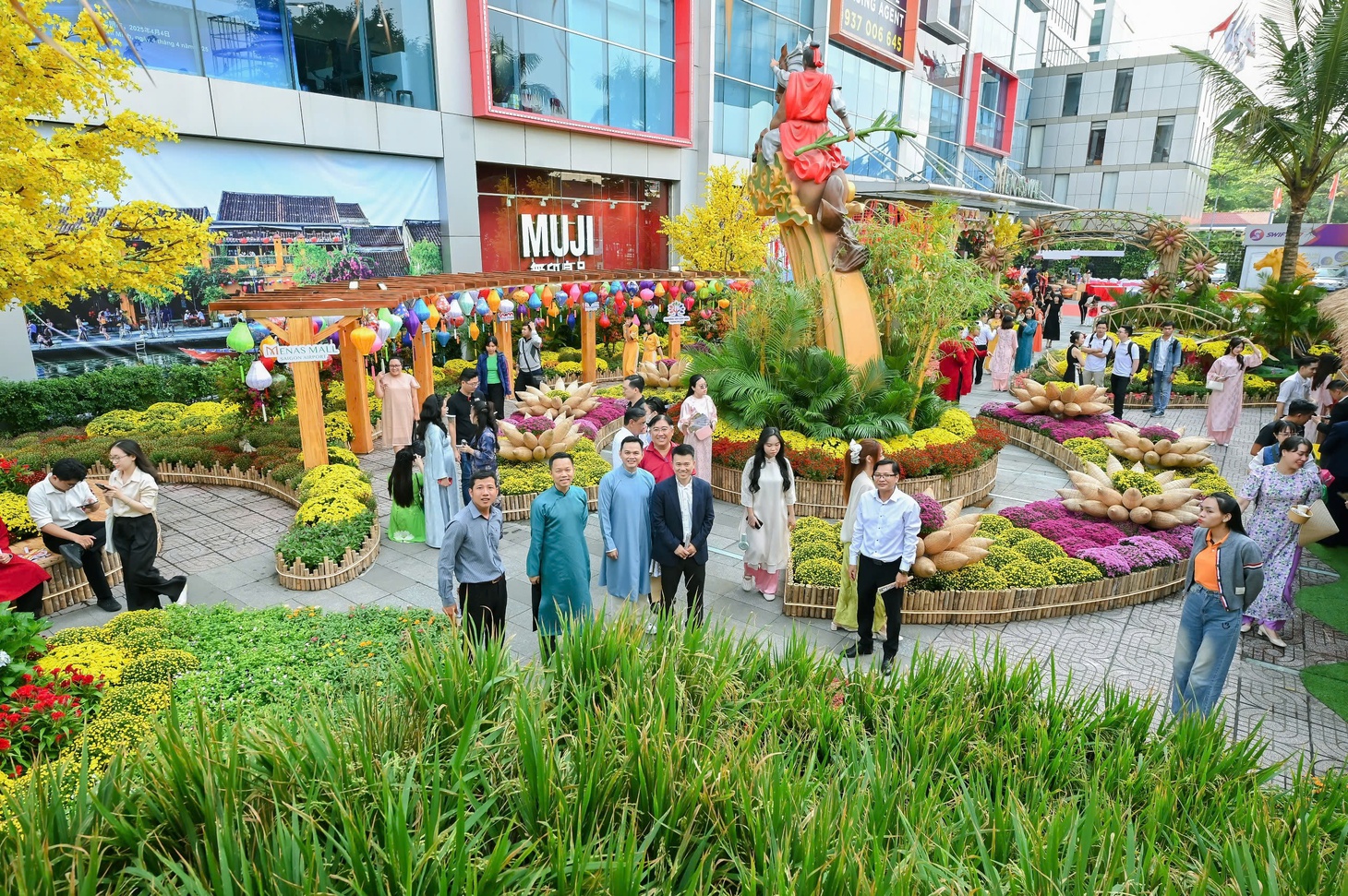 Khai mạc đường hoa ‘Vũ khúc Xuân Bính Ngọ’ lần thứ 5 - Ảnh 4.