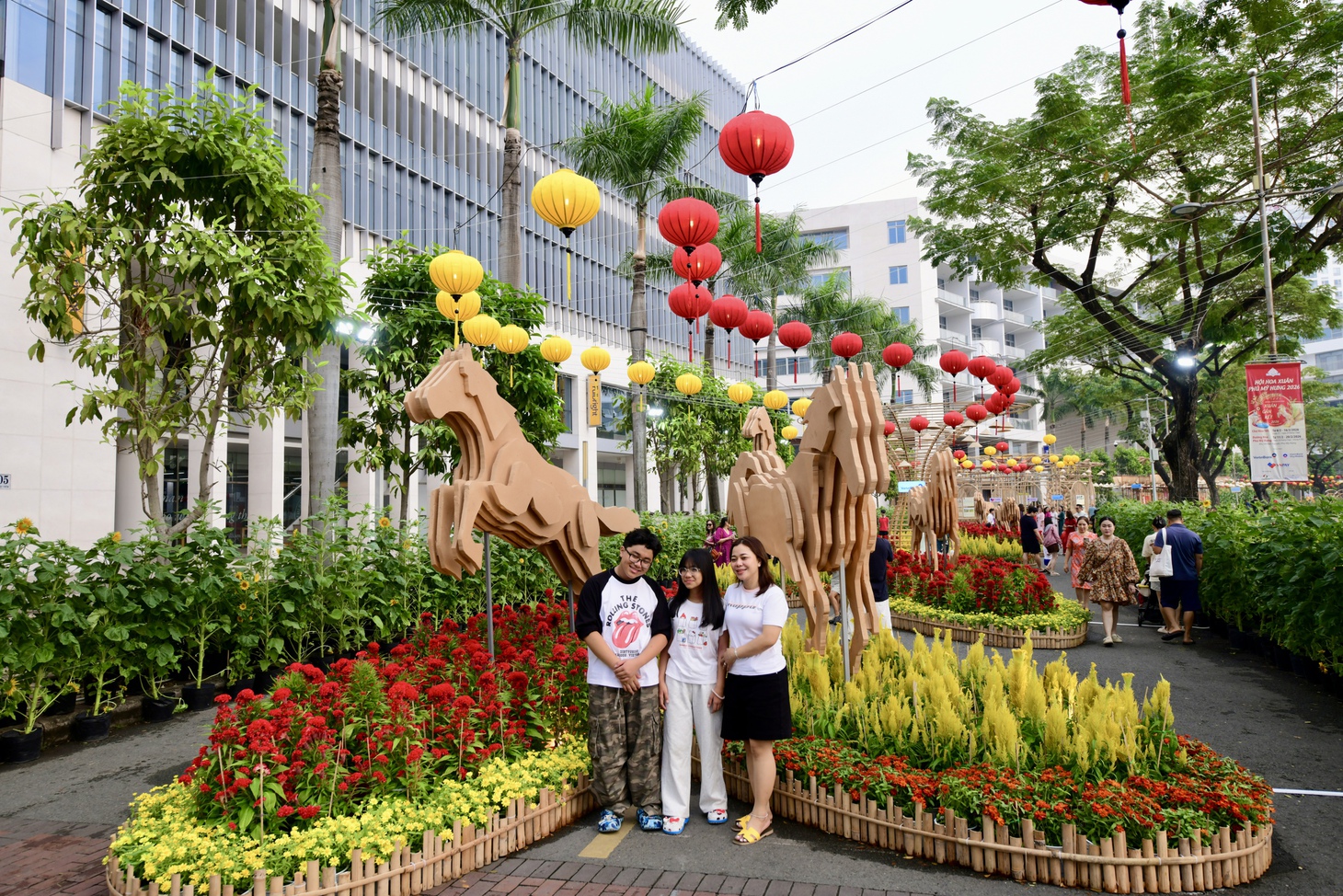 Ngựa cao 4,5m đã xuất hiện tại hội hoa xuân Phú Mỹ Hưng - Ảnh 10.
