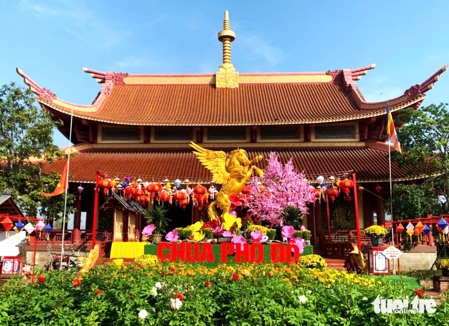 Ngắm linh vật ngựa vàng tung cánh trong ngôi chùa nổi tiếng ở Hà Tĩnh - Ảnh 6.