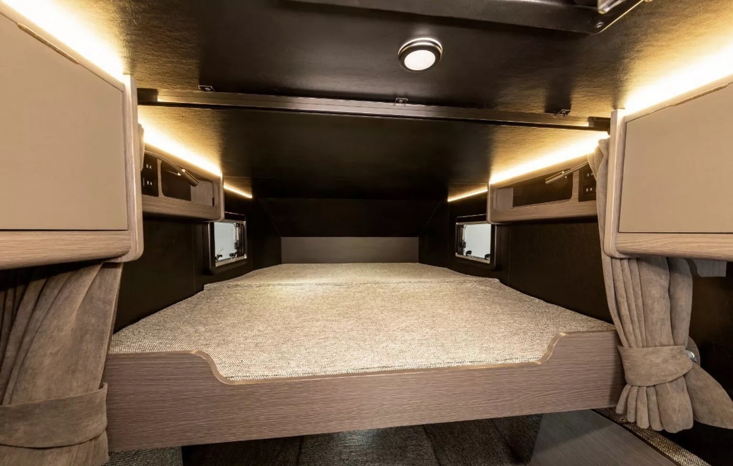 Nhà di động chỉ to cỡ 'Su cóc' nhưng tiện nghi như motorhome cao cấp, ở được 4 người - Ảnh 10.