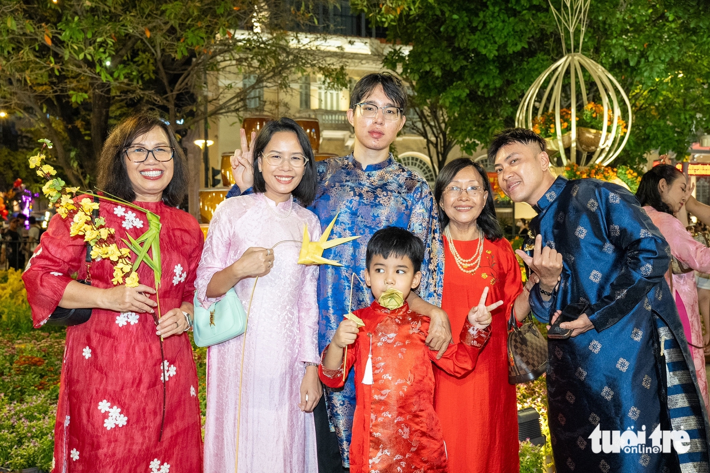 đường hoa Nguyễn Huệ - Ảnh 7.