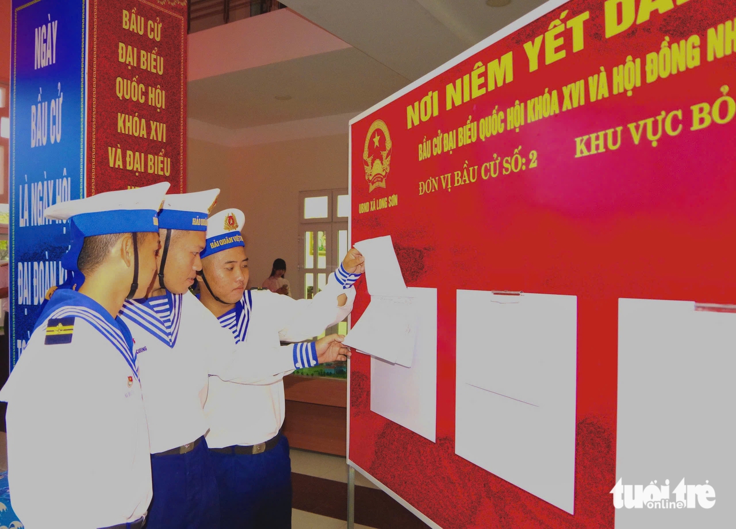 Chiến sĩ Vùng 2 Hải quân bỏ phiếu sớm tại TP.HCM, lên tàu Trường Sa đi làm nhiệm vụ - Ảnh 4.