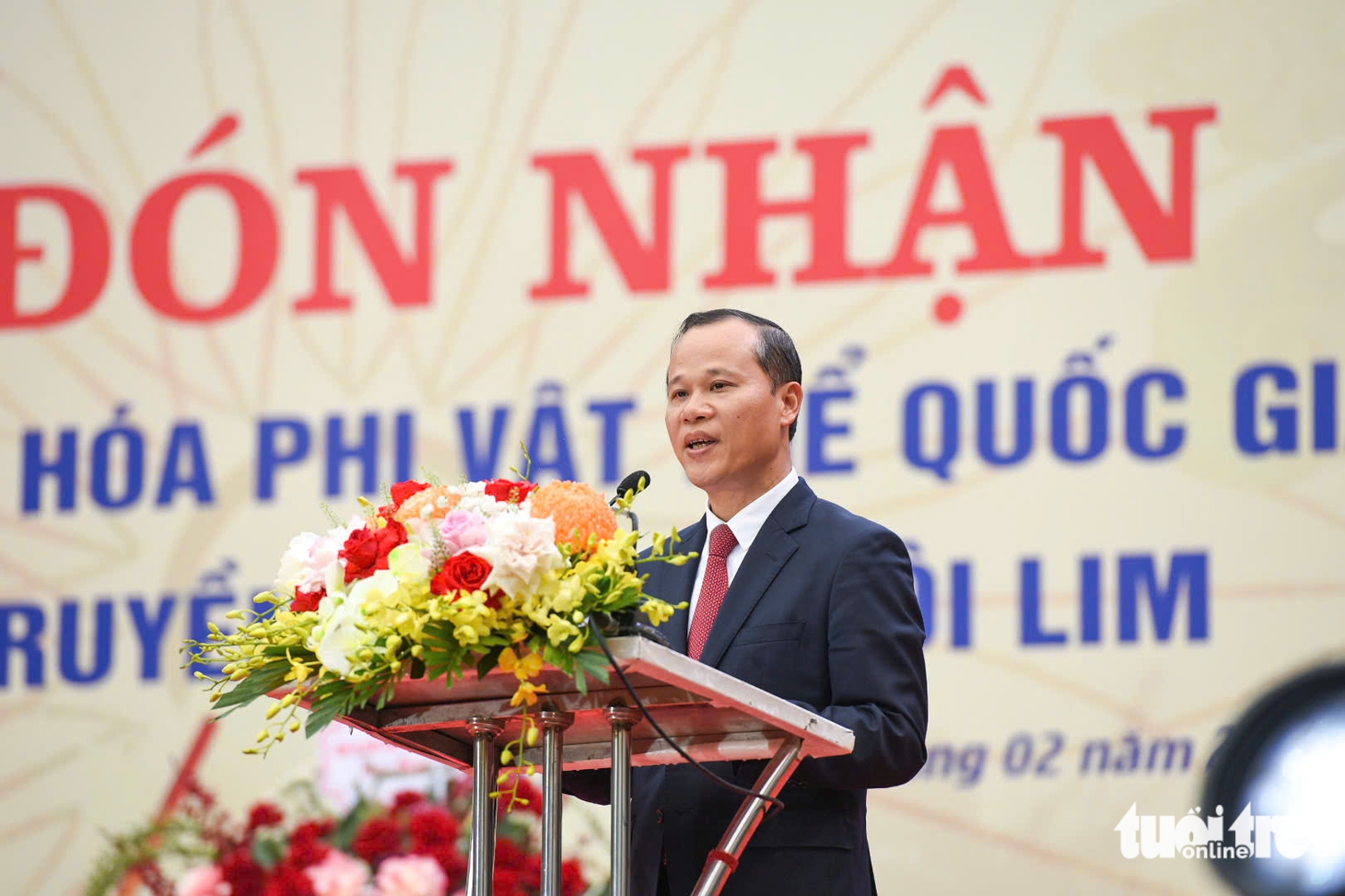 Hội Lim nhận bằng di sản quốc gia, bé 3 tuổi rưỡi hát quan họ 'đốn tim' du khách - Ảnh 6.