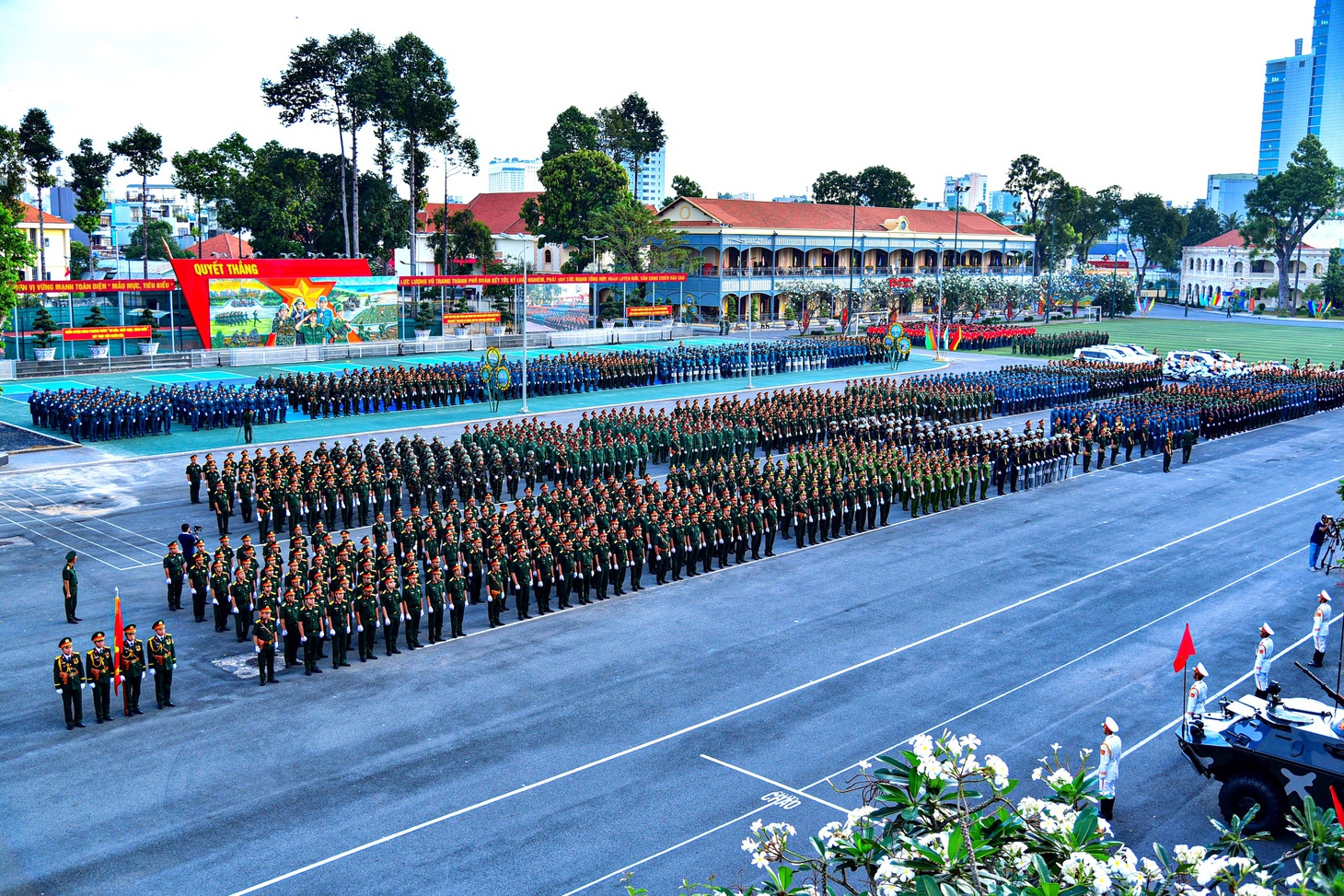 Những màn võ thuật dũng mãnh tại buổi tổng duyệt lễ ra quân huấn luyện của Bộ Tư lệnh TP.HCM - Ảnh 5.